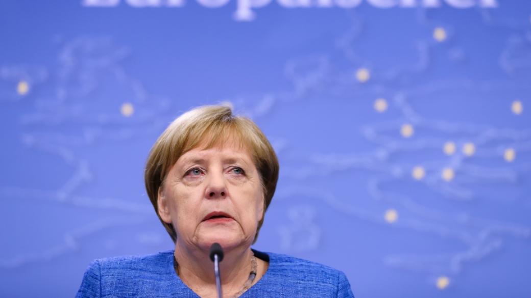 Меркел изглежда готова да жертва Манфред Вебер