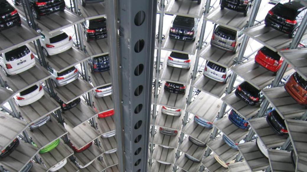 Moody's прогнозира спад в продажбите на коли заради коронавируса