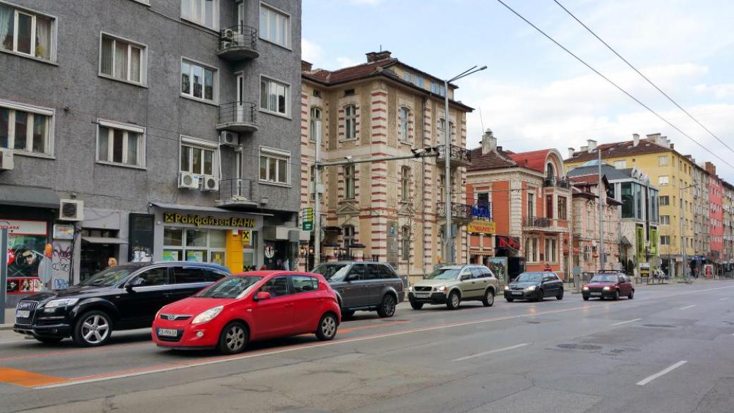 Продажбите на нови коли в България продължават да потъват