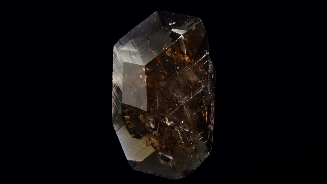 „Енигмата“: Черен диамант на милиард години бе купен с криптовалута