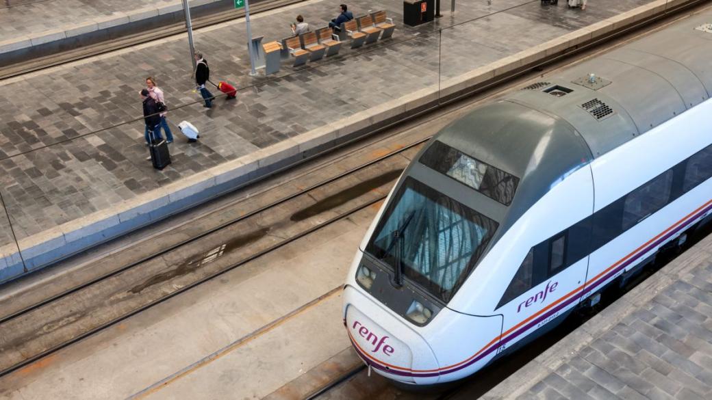 „Неописуема грешка“: Испания похарчи 258 млн. евро за твърде големи влакове