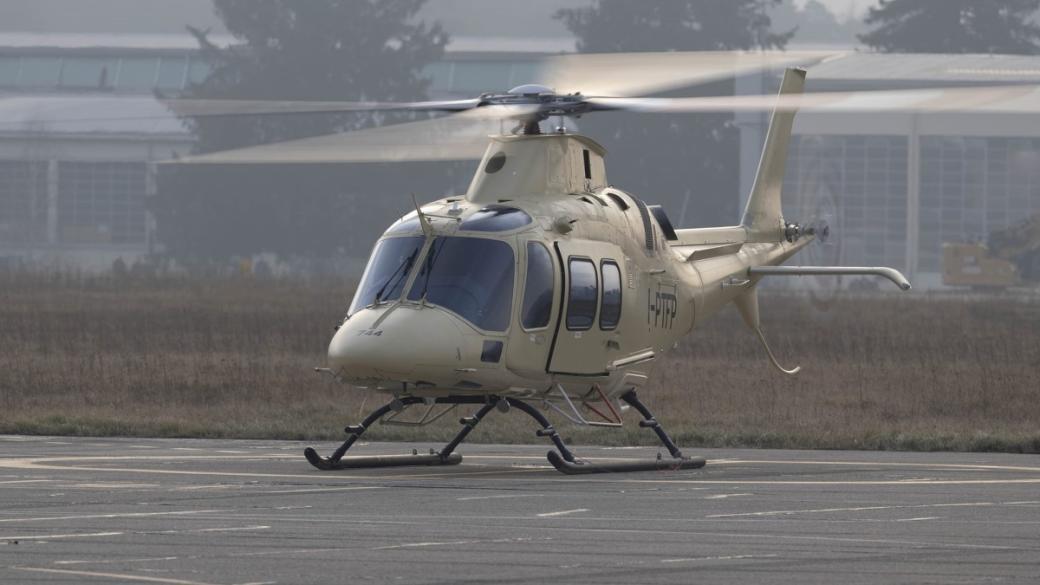 Първият медицински хеликоптер минава тестов полет