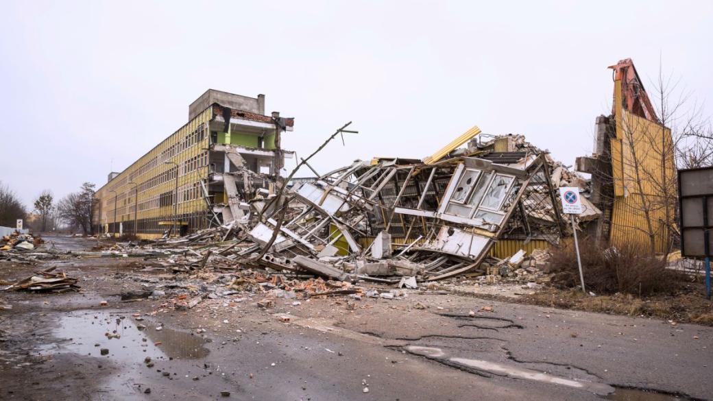 Компанията, която предупреждава милиони японци за земетресения