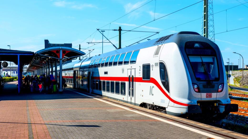 Вечерни новини: Слаб интерес към търга за двуетажните влакове; Засилени гранични проверки на товарите за Австрия