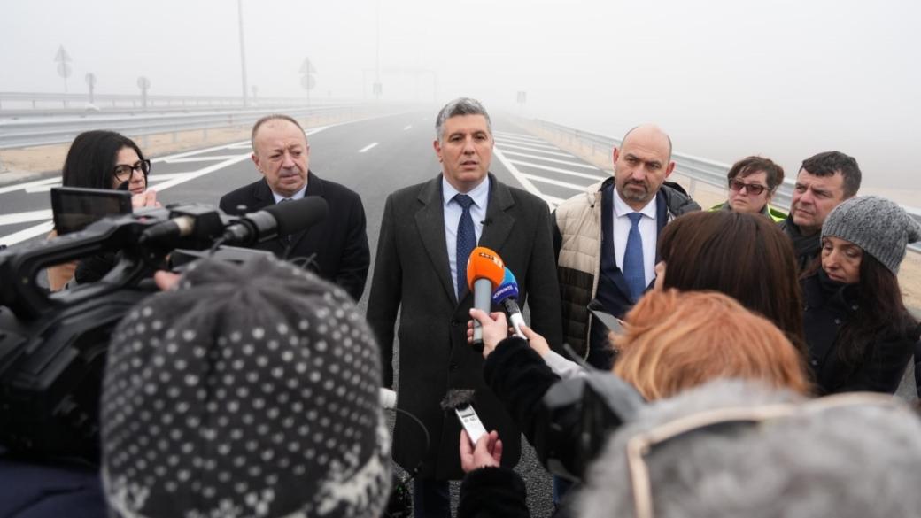 „Нормална свързаност“: АПИ пусна за движение нов участък от пътя Видин – Ботевград (видео и снимки)