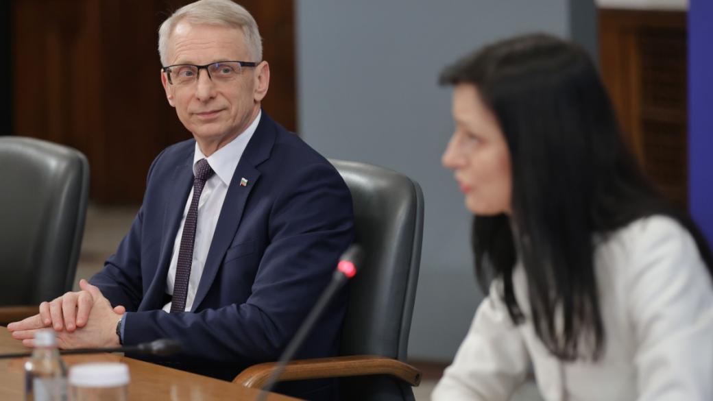 Денков депозира оставката си в Народното събрание