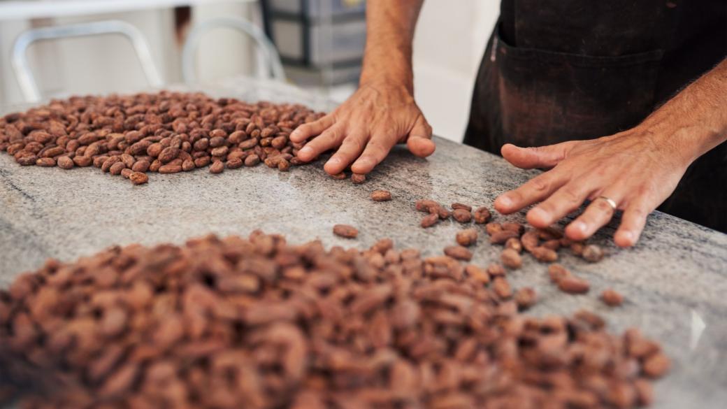 Какаото стана по-скъпо от медта