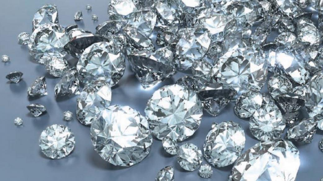 Скала с 30 000 мини диаманта изкопаха в Русия