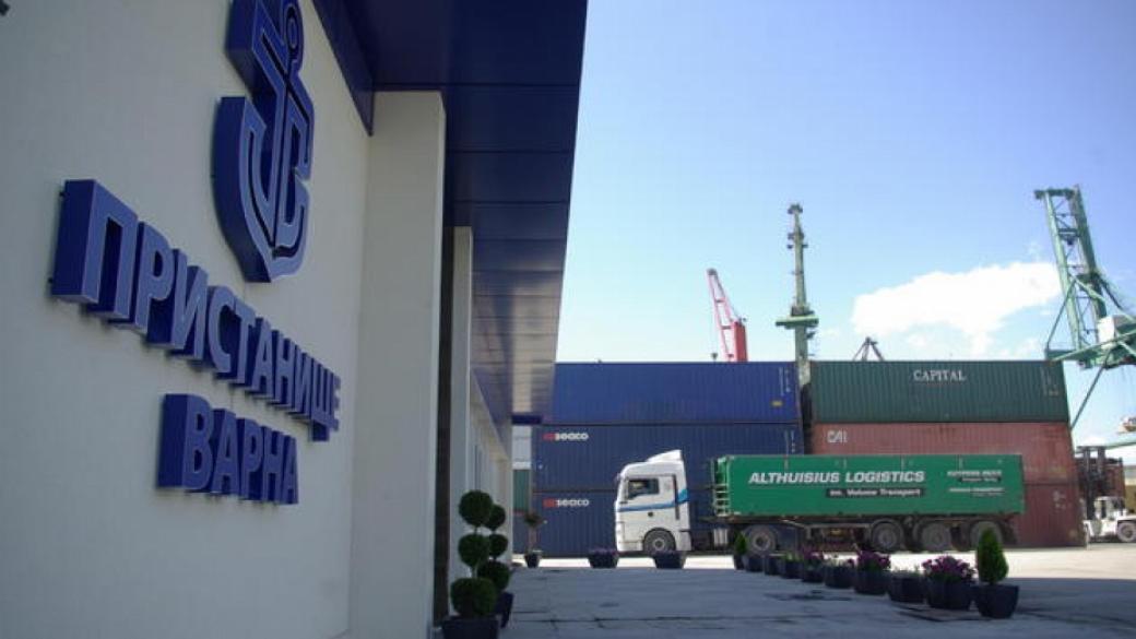 Порт Варна затвори за маневриране на кораби заради силен вятър