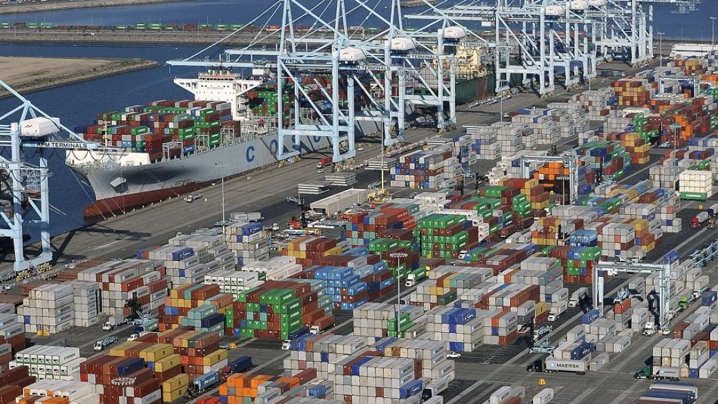 САЩ се размина с пълна блокада на пристанищата