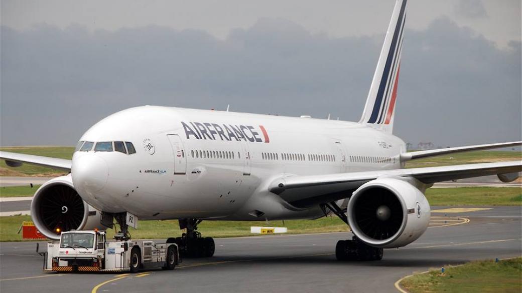 „Бомбата“ на Air France се оказа хартиена