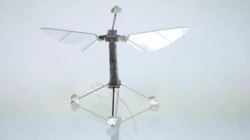 Създадоха първия летящ робот
