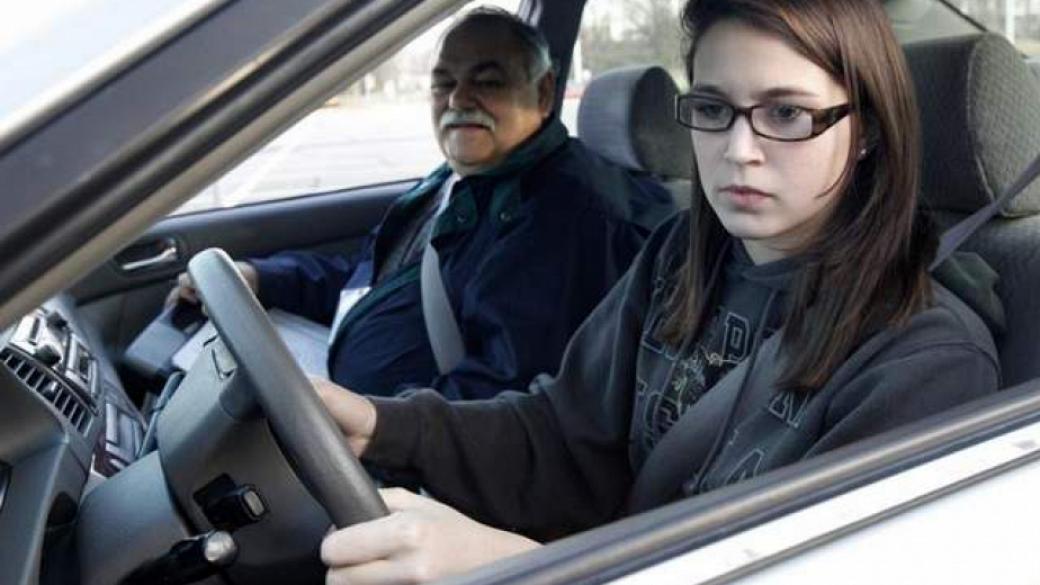Автоинструктори искат частни фирми да провеждат шофьорските изпити