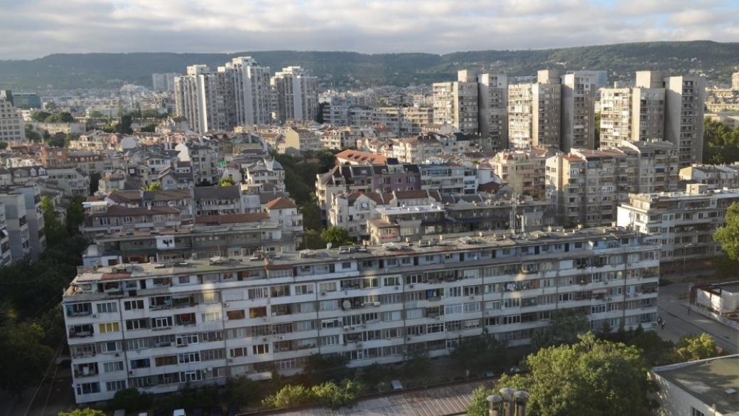 60% от младите българи живеят в лоши условия