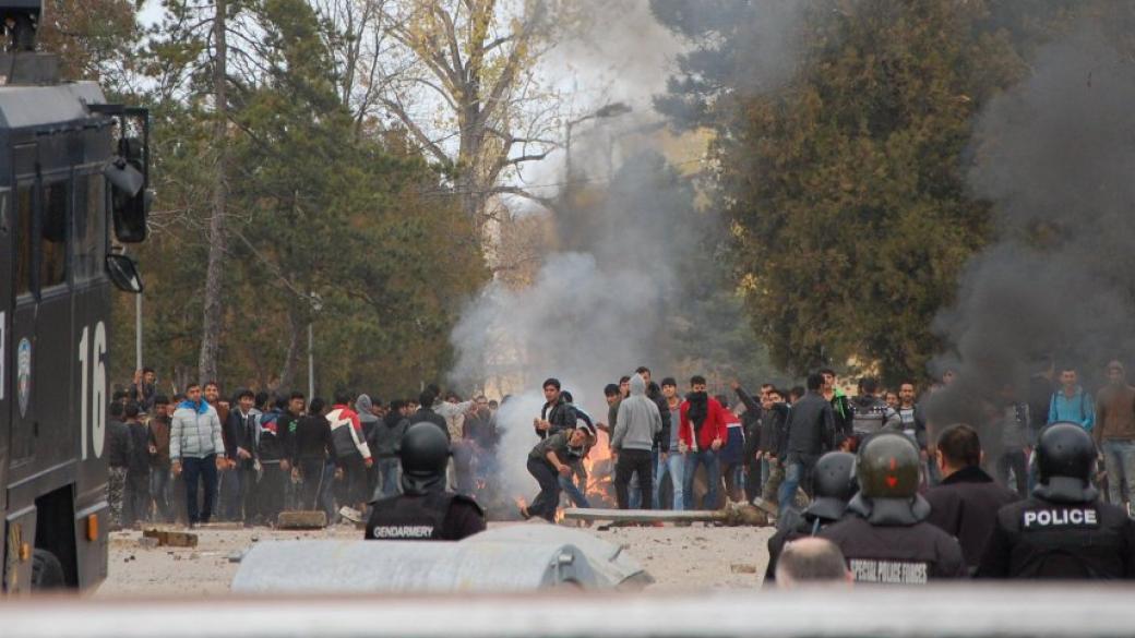 26 ранени, над 200 са арестувани след бунта в Харманли