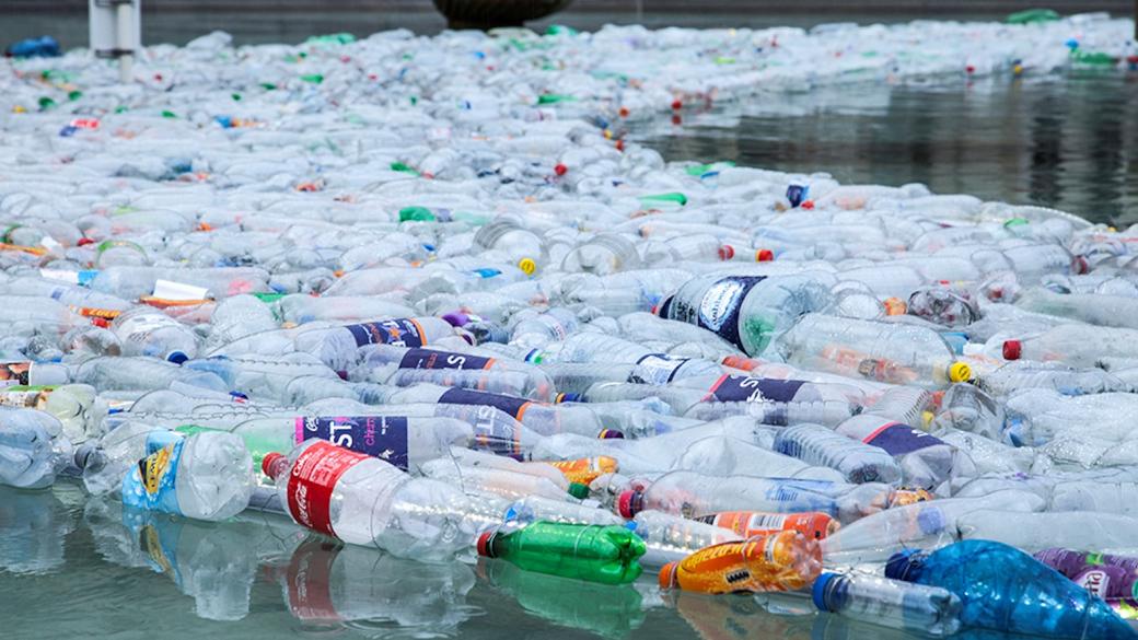 Безплатна вода и пари за лондончани, ако връщат пластмасовите отпадъци