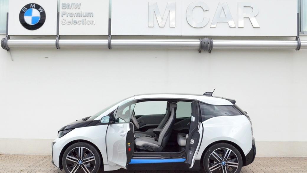 Новият изцяло електрически BMW i3 вече се продава в България