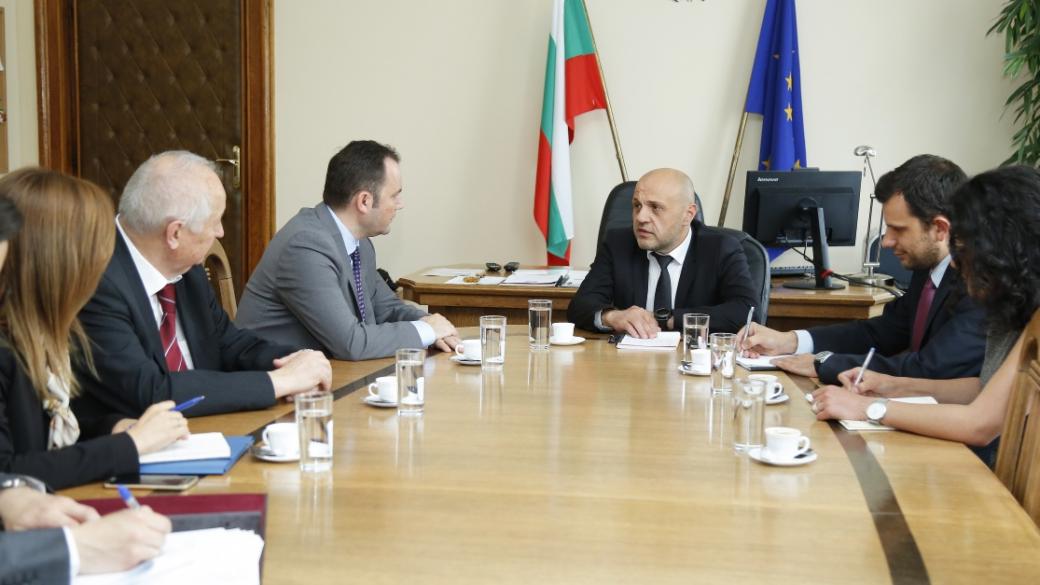 България ще помага на Македония по пътя й към ЕС