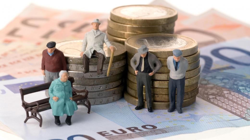 Парламентът ще разгледа увеличението на минималната пенсия