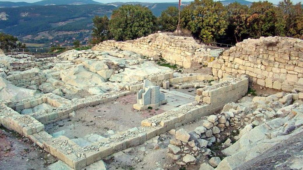 Археолози откриха град на мъртвите край Перперикон