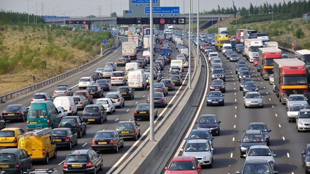 Великобритания тества „тунели“ срещу замърсяването от трафика