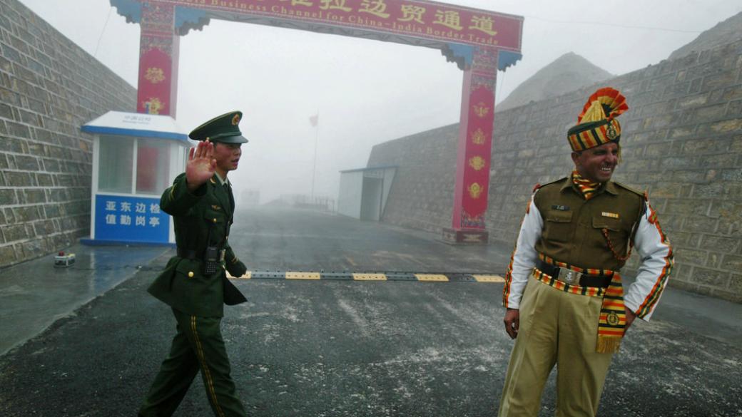 Индийски и китайски военни са се „спречкали“ на границата