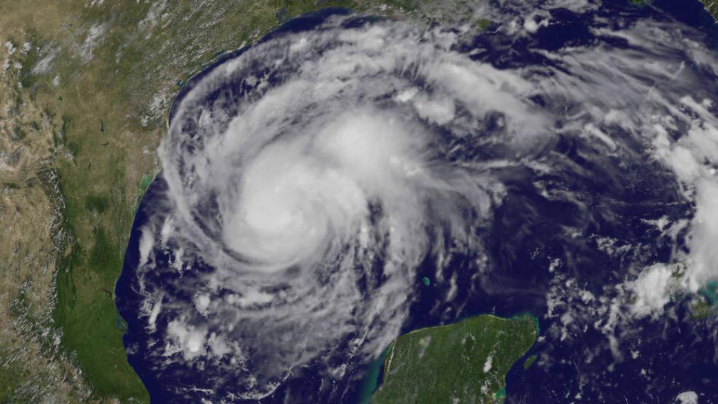 Жертвите на урагана „Харви“ станаха над 80