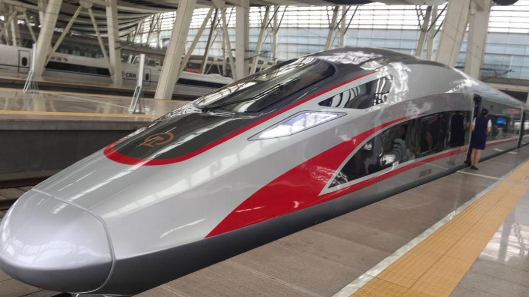 Китай пуска най-бързия влак-стрела