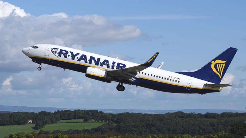 Ryanair наема 125 пилоти, за да се справи с кризата