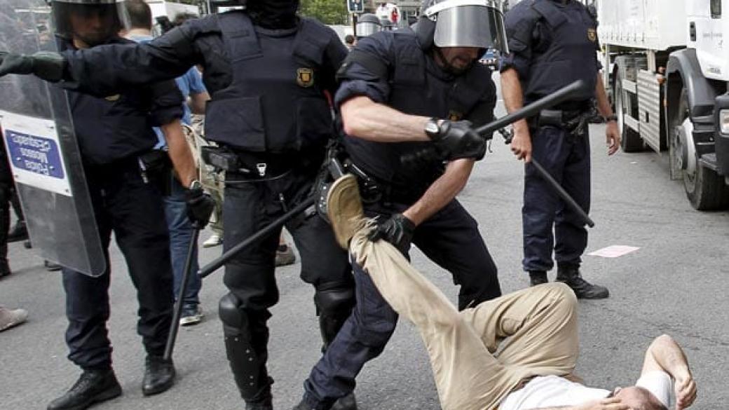 38 души са ранени след сблъсъци с полицията в Каталуния