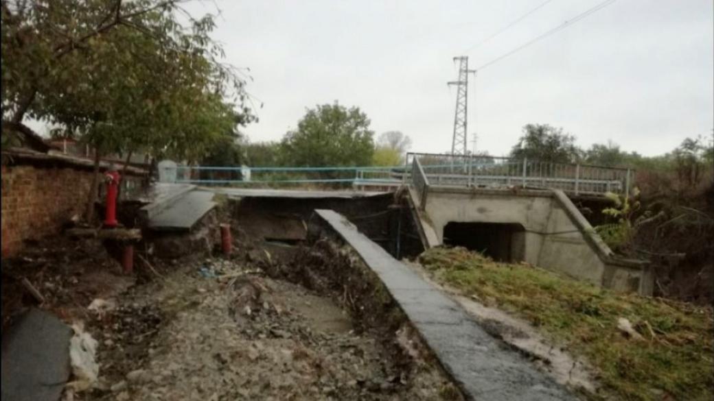 Общо 7 са повредените язовири в Бургаско
