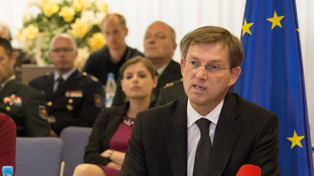Словенският премиер може да бъде свален заради подкрепа към бежанец