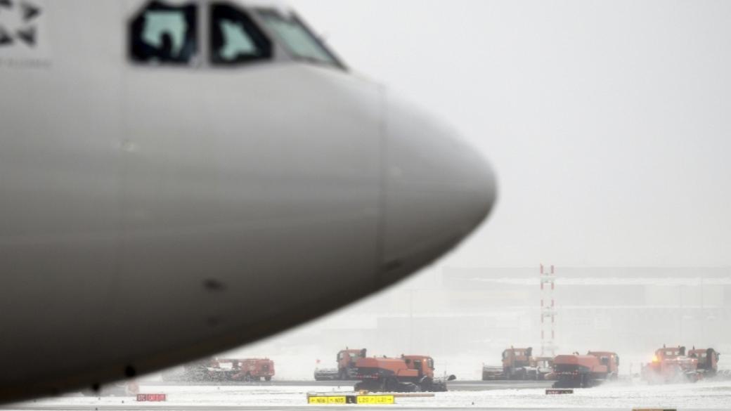 Летището в Брюксел спря работа заради обилния снеговалеж