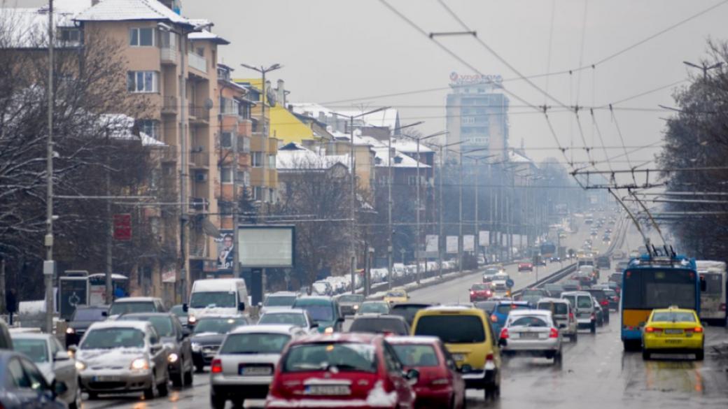 АПИ: Шофьорите да тръгват на път с подготвени за зимата автомобили