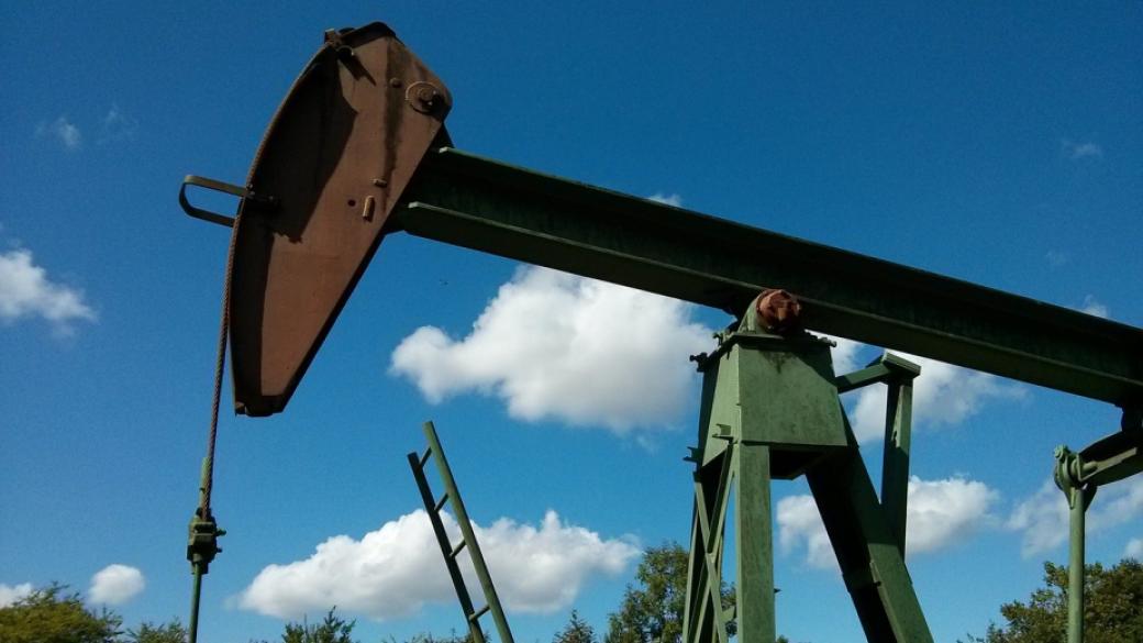Цената на петрола счупи 2.5-годишен рекорд