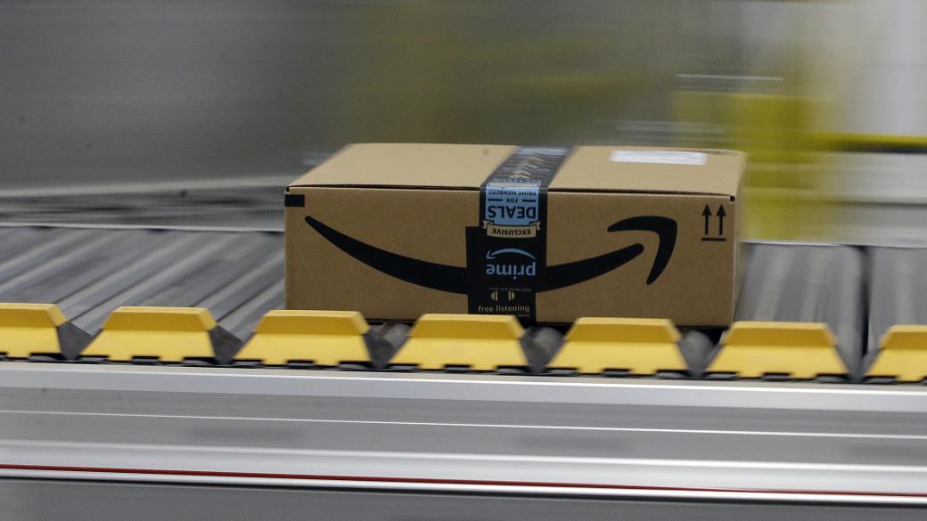Amazon уволнява стотици служители в Сиатъл