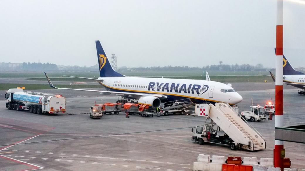 Десетки българи блокирани в Румъния при полет на Ryanair от Лондон