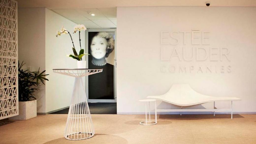 Estée Lauder ще плаща на служителите си $10 000 за осиновяване на дете