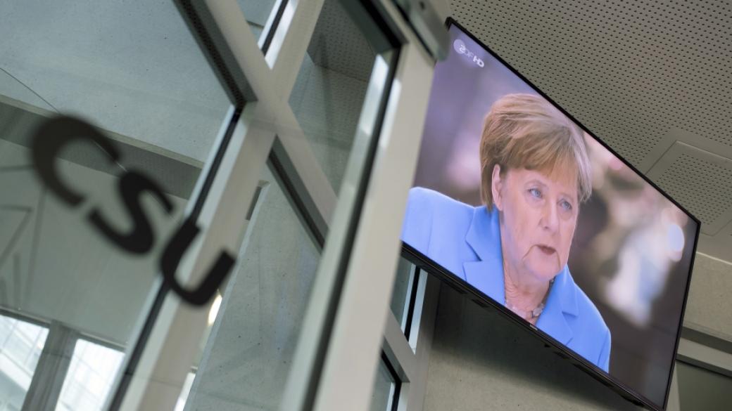 Мнозинството германци подкрепят Меркел срещу Зеехофер