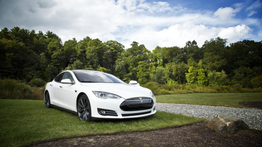 Акциите на Tesla поскъпнаха с 10% след изненадващото решение на Мъск