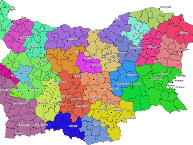 Какъв е отрасловият профил на областите в България?
