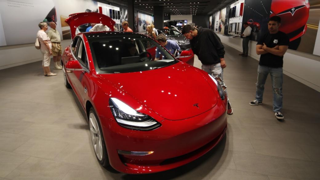 Tesla отново понижава цената на Model 3