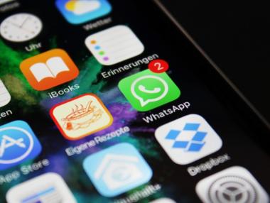 WhatsApp трие по 2 млн. профила на месец