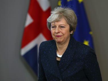 Депутати на Мей искат спешна среща за отлагане на Brexit