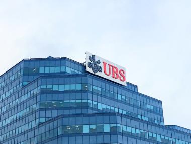 UBS сложи таван на бонусите за служителите си