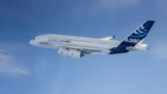 Край на най-големия пътнически самолет