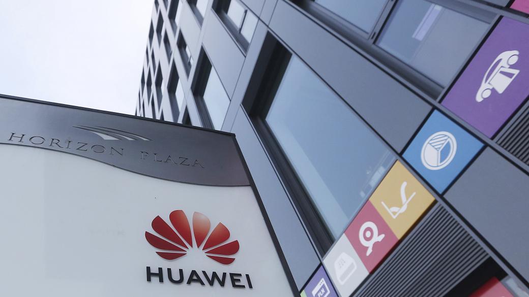 Гонена от Запада, Huawei поглежда към „облаците“ на Южна Африка