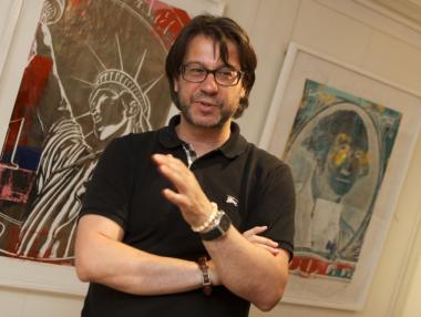 Хубен Черкелов представя изложбата The World $ Yours в София