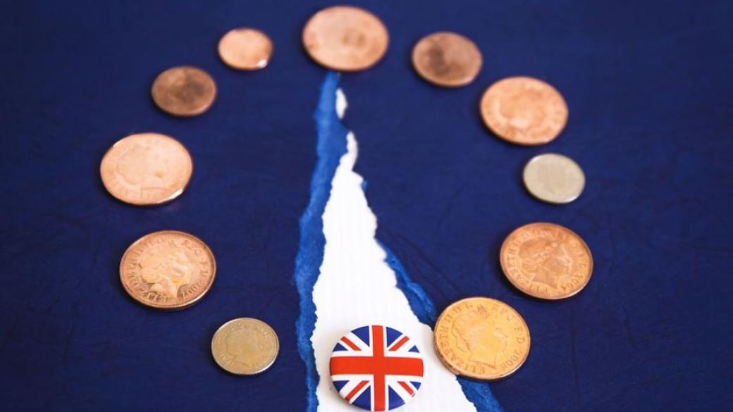 Британците се запасяват с евро заради наближаването на Brexit