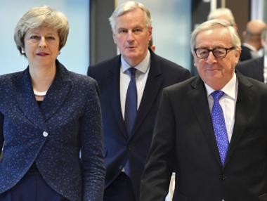 Юнкер не изключва отлагане на Brexit за след евроизборите